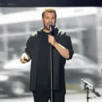Λύγισε ο Γιώργος Σαμπάνης στην σκηνή του Θεάτρου Άλσους  – Η συγκινητική αφιέρωση στη γιαγιά του