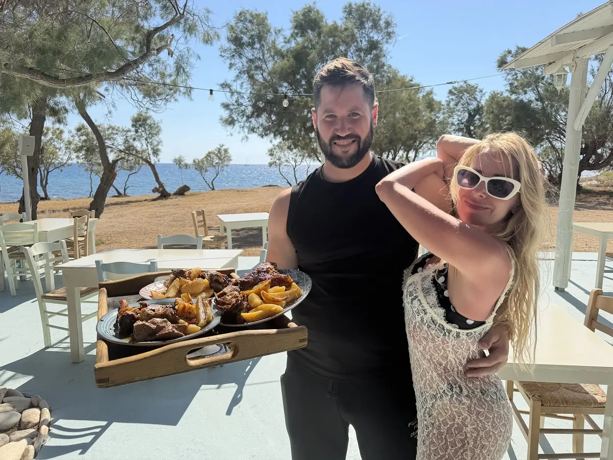 Ηλίας Σαλτερής, Τζούλη Αγοράκη