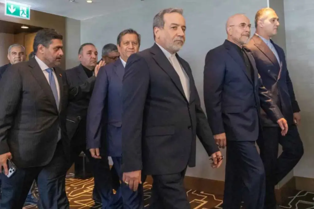 Συνομιλίες ΗΠΑ και Ιράν στην Ελβετία με ένταση μετά τις απειλές Τραμπ