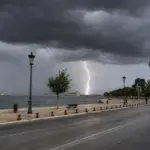 Καιρός: Καταιγίδες-εξπρές, μπουρίνια και χαλάζι μετά τους 34 βαθμούς