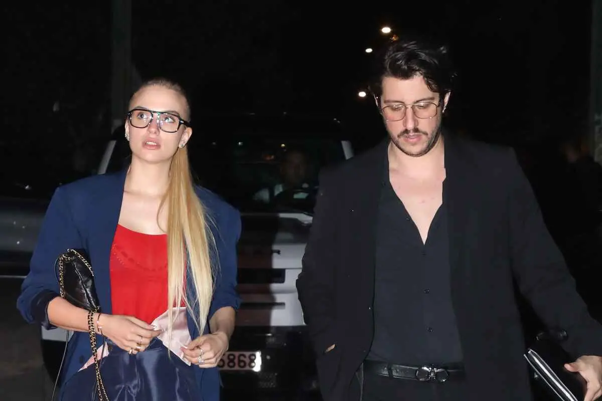 Η Κατερίνα Λιόλιου φίλησε τον σύντροφό της, Χάρη Παπατζανή, λίγο πριν ανέβει στη σκηνή των Mad VMA 2026.