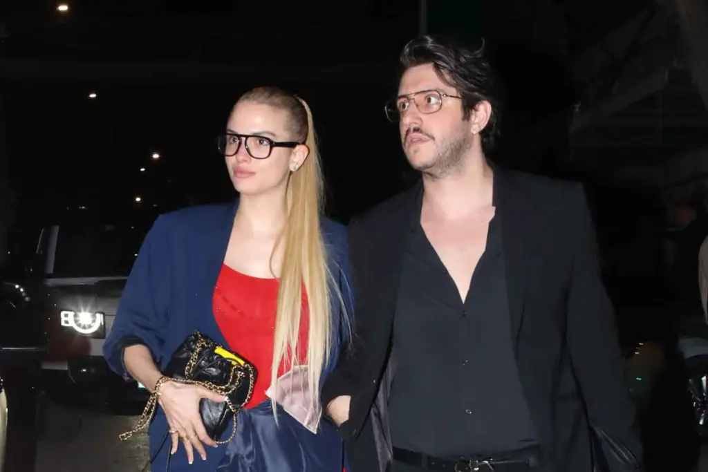 Η Κατερίνα Λιόλιου φίλησε τον σύντροφό της, Χάρη Παπατζανή, λίγο πριν ανέβει στη σκηνή των Mad VMA 2026.