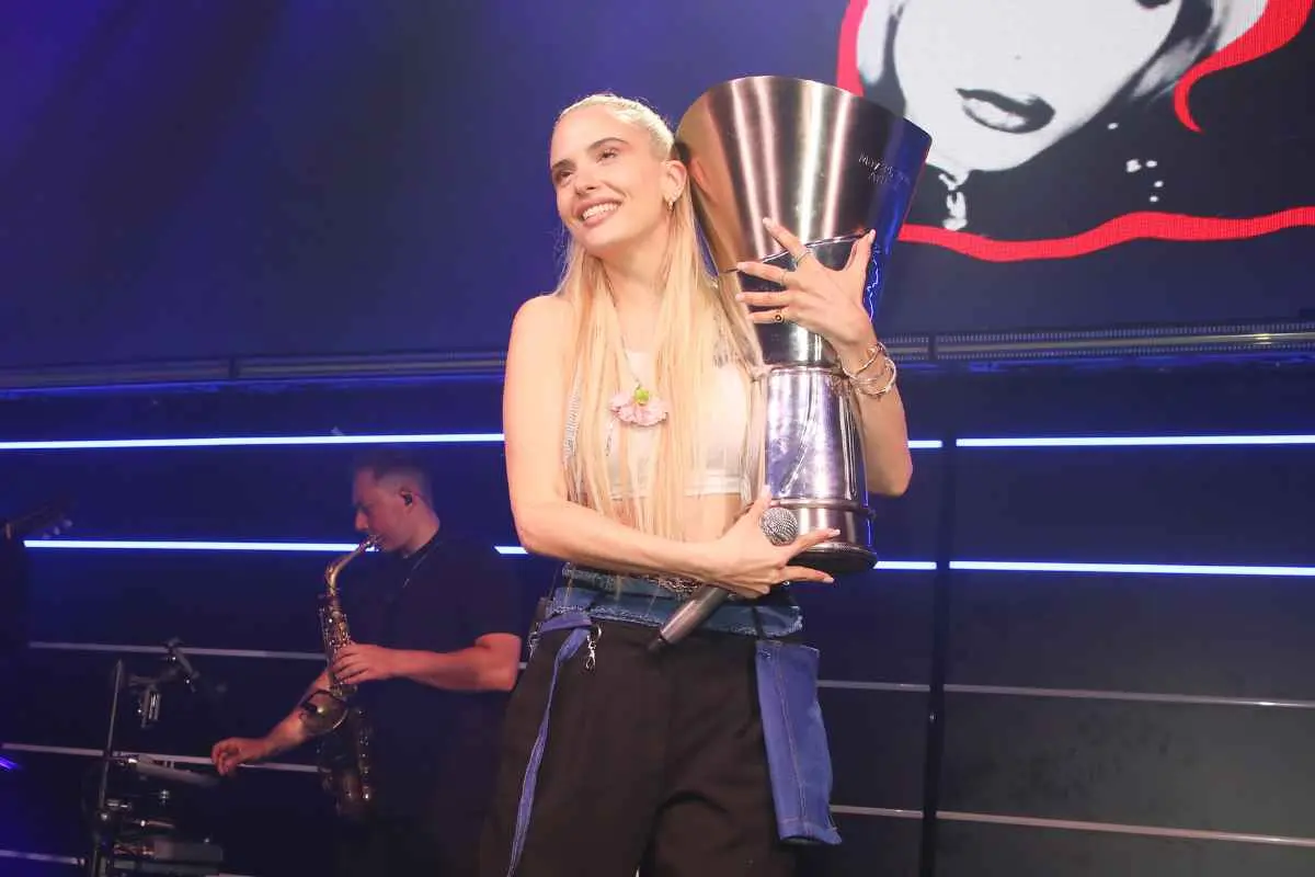 Κατερίνα Λιόλιου: Το φιλί πριν τη βράβευση
