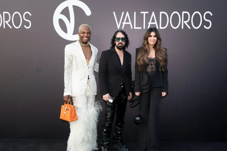 Fashion  Καλλιμάρμαρο  με «top model»  την Κίμπερλι