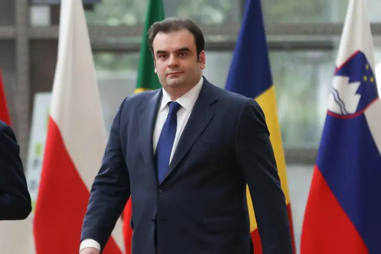Success story αλά γαλλικά για Πιερρακάκη