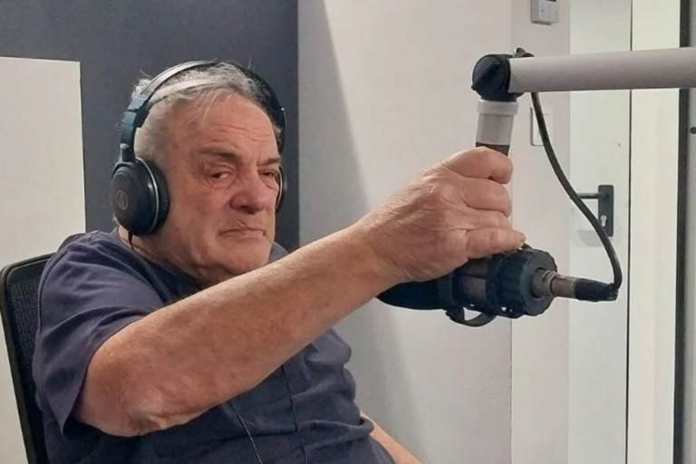 Ανδρέας Μαζαράκης: Θλίψη στην κηδεία του - «Έφυγε» με τη σημαία της ομάδας του