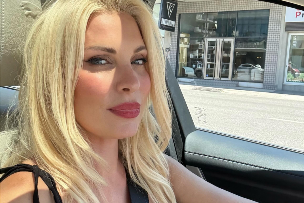 Ελένη Μενεγάκη αυτοκίνητο ανάρτηση Instagram βόλτα μουσική Michael Jackson