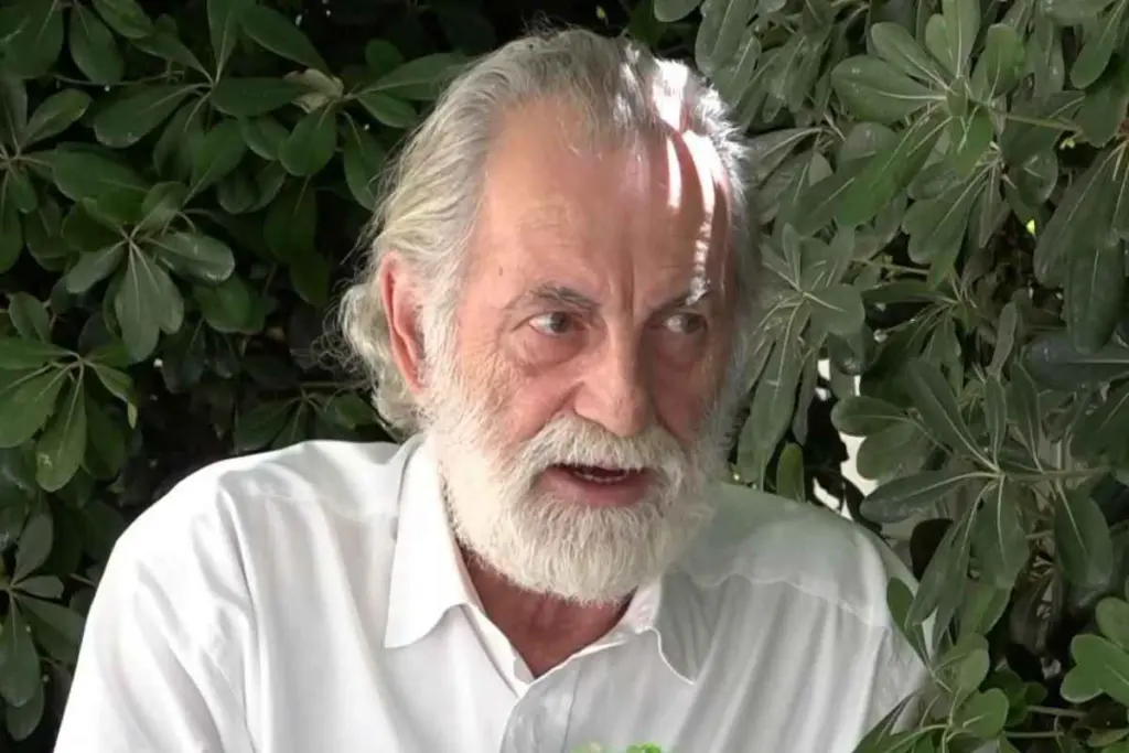 ΜΙΧΑΛΗΣ ΑΕΡΑΚΗΣ: «ΤΡΙΑ ΧΡΟΝΙΑ ΔΕΝ ΜΙΛΟΥΣΑ ΜΕ ΤΟΝ ΠΑΤΕΡΑ ΜΟΥ»