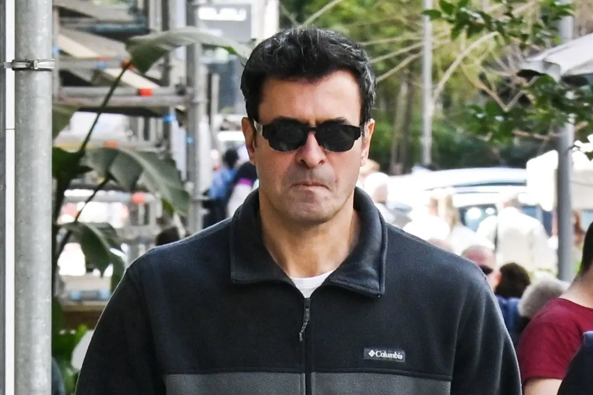 Ο Νίκος Παπαδάκης σε έξοδο
