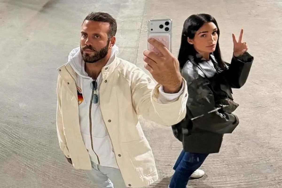 Το unfollow στο Instagram φούντωσε τις φήμες για τη σχέση του Νίκου Παππά με τη Ναταλί Παρτσινέβελου.