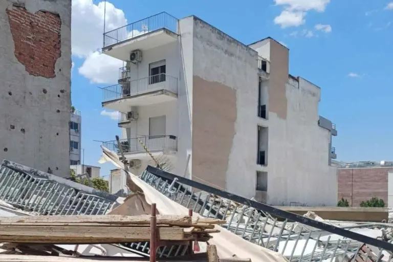 Πετράλωνα: Πέντε προσαγωγές μετά την κατάρρευση της πολυκατοικίας – Συνεχίζονται οι έρευνες