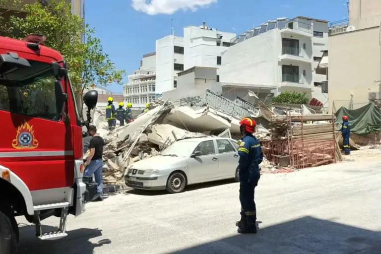 Πετράλωνα: Κατέρρευσε πολυκατοικία στην οδό Αλκμήνης, φόβοι για εγκλωβισμένους
