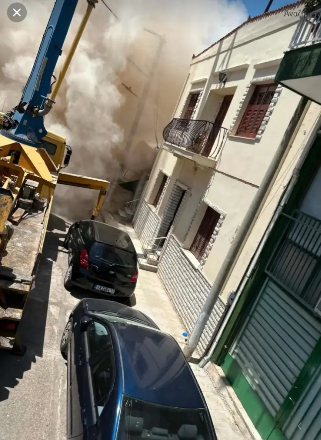 Κατάρρευση πολυκατοικίας στα Πετράλωνα