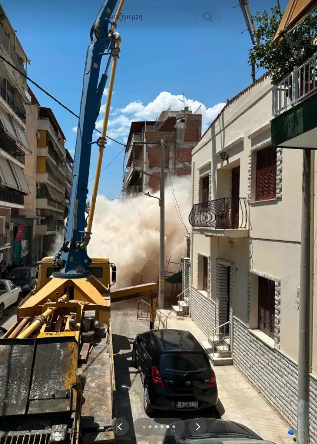 Κατάρρευση πολυκατοικίας στα Πετράλωνα