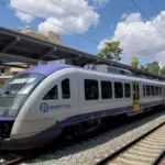 Εμπόδιο στις γραμμές σταμάτησε συρμό του Προαστιακού