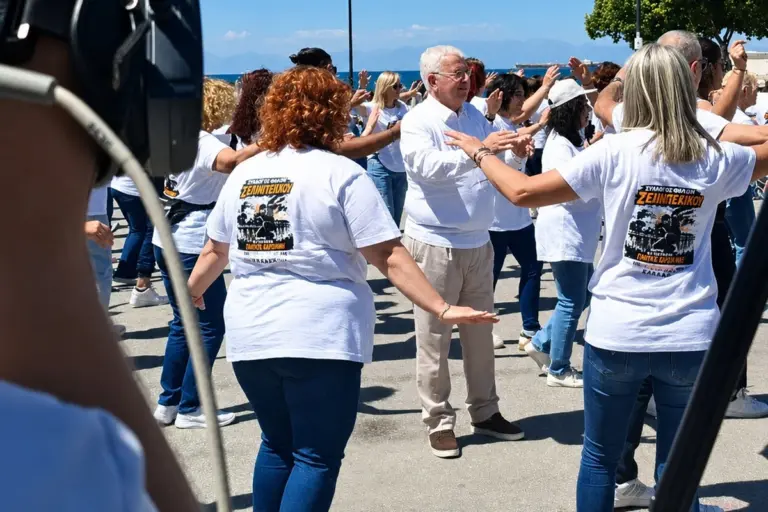 Στράτος Σιμόπουλος: Το ζεϊμπέκικο κατά της νόσου Αλτσχάιμερ
