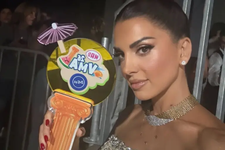 Γιατί κανείς δεν μίλησε για το πιο chic look των Mad VMA; Η Σταματίνα Τσιμτσιλή έκλεψε τις εντυπώσεις