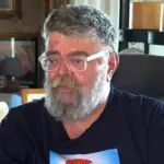 Σταμάτης Κραουνάκης: «Ο έρωτας είναι καθημερινό καύσιμο στη ζωή μου»