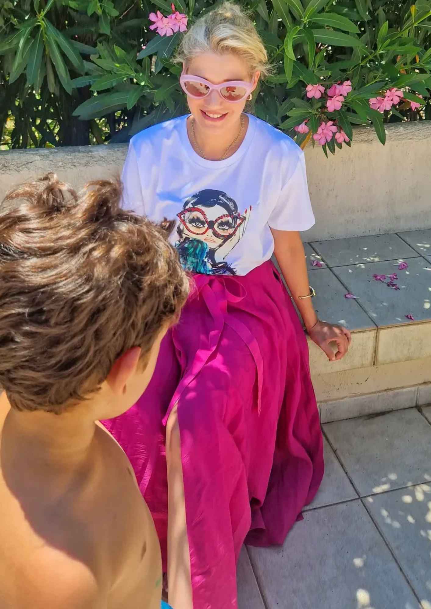 Η Τζένη Θεωνά μοιράστηκε τρυφερές εικόνες με τους γιους της από το χωριό