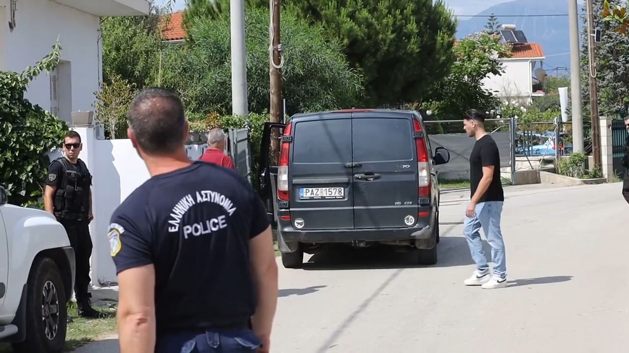 Ο Ολύμπιος είχε φτάσει από το Βερολίνο δύο ημέρες πριν, ενώ ο 65χρονος Ιταλός συνελήφθη για οπλοκατοχή.