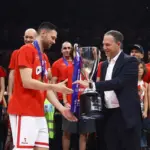 Παραμένει στο «λιμάνι» ο Παπανικολάου