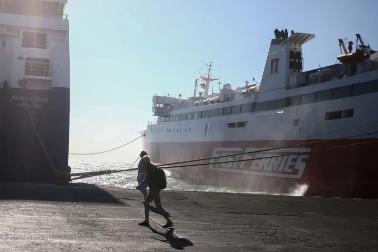 Άρση του απαγορευτικού απόπλου – Κανονικά τα δρομολόγια από Ραφήνα,Λαύριο και Πειραιά