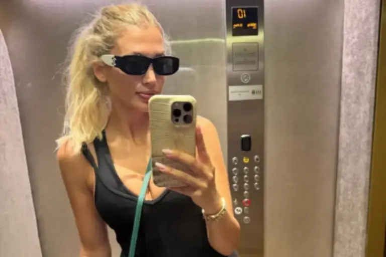 Οι καλοκαιρινές στιγμές της Κωνσταντίνας Σπυροπούλου με τους γιους της