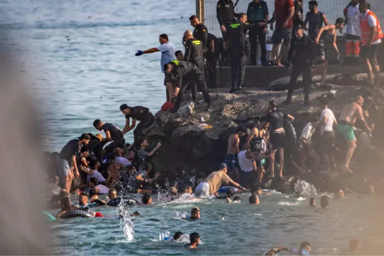 Κρίση στη Θέουτα: Η Ιταλία αναστέλλει τη Σένγκεν με την Ισπανία