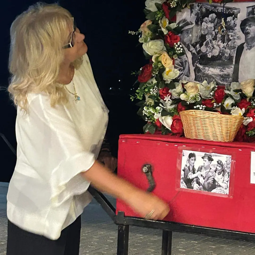 Αγγελικη Νικολούλη σε διακοπές