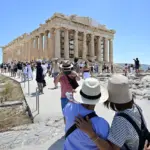 Σκηνές πανικού στην Ακρόπολη: Άνδρας μαχαίρωσε δύο τουρίστες μπροστά στα εκδοτήρια