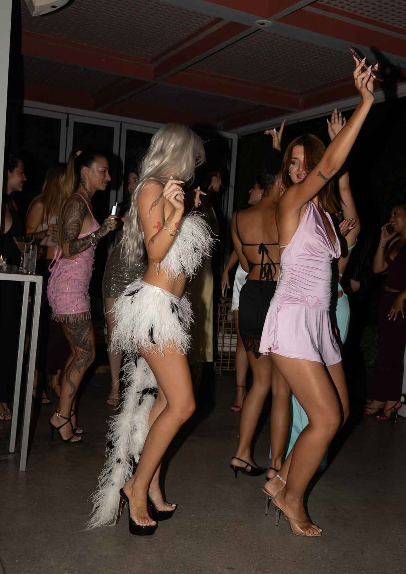 Η Άννα Θεοδωρίδη δημοσίευσε νέες φωτογραφίες από το εντυπωσιακό πάρτι γενεθλίων της.