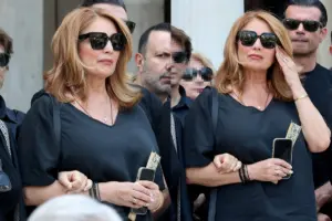 Συντετριμμένη η Άντζελα Γκερέκου στο αντίο της Μάρως Κοντού: «Καλό σου ταξίδι, μαμά»