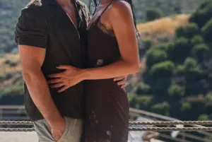Ζευγάρι Ελλήνων ηθοποιών είναι ερωτευμένο τρία χρόνια και λίγοι γνωρίζουν για τη σχέση του