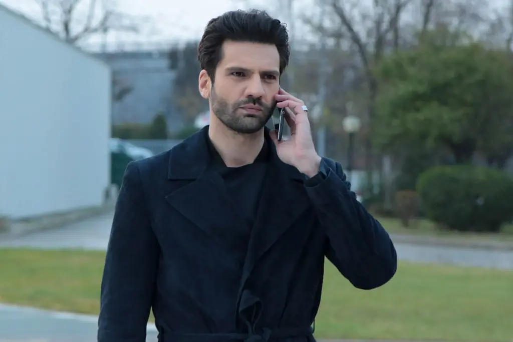 Εμιρ Kara sevda