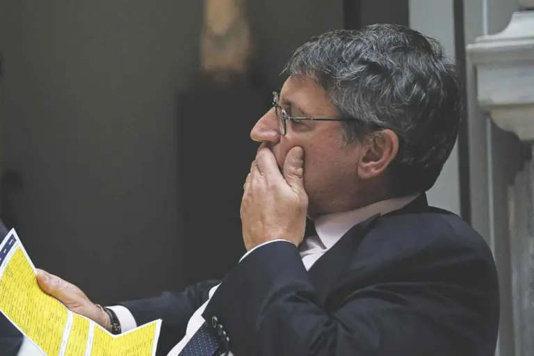 Πολ ο φευγάτος