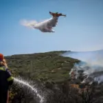 Διπλός συναγερμός για φωτιές σε Έβρο και Χαλκιδική – Εναέρια μέσα και drone στη μάχη