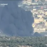 Συναγερμός στον Ασπρόπυργο: Φωτιά σε επιχείρηση και εκρήξεις που παγώνουν την περιοχή