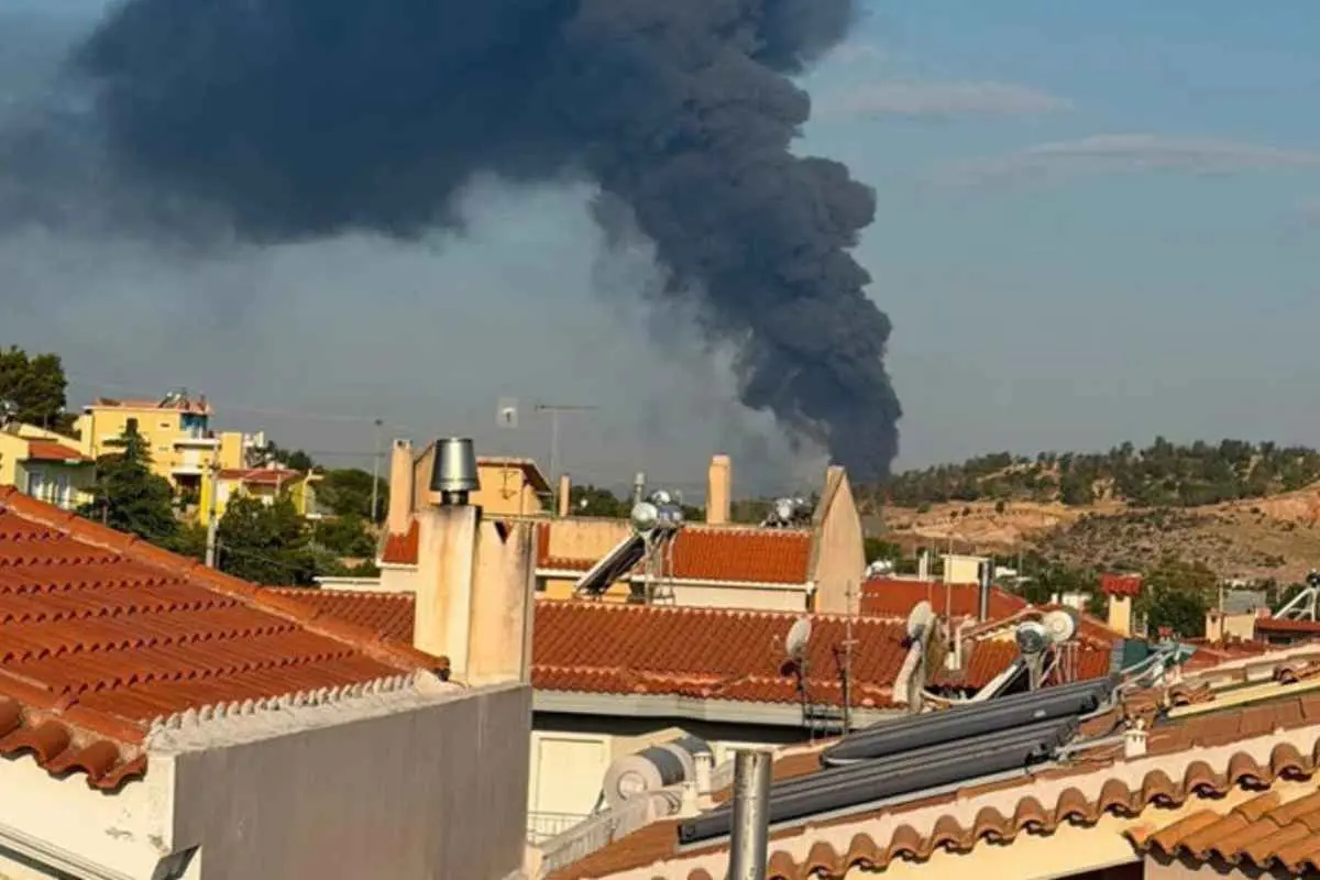 Ισχυρές πυροσβεστικές δυνάμεις κινητοποιήθηκαν για τη φωτιά που ξέσπασε το απόγευμα του Σαββάτου στον Ασπρόπυργο. (Φωτο - Αρχείο)
