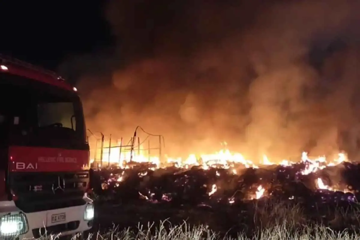 Ισχυρές πυροσβεστικές δυνάμεις κινητοποιήθηκαν για τη φωτιά που ξέσπασε το απόγευμα του Σαββάτου στον Ασπρόπυργο. (Φωτο - Αρχείο)