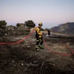 Φωτιά στα Δερβενοχώρια: Ισχυρές δυνάμεις και εναέρια μέσα στη μάχη με τις φλόγες
