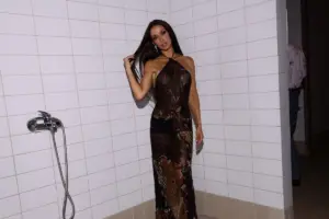 Η Ελένη Φουρέιρα ποζάρει με εσώρουχα και κόβει την ανάσα