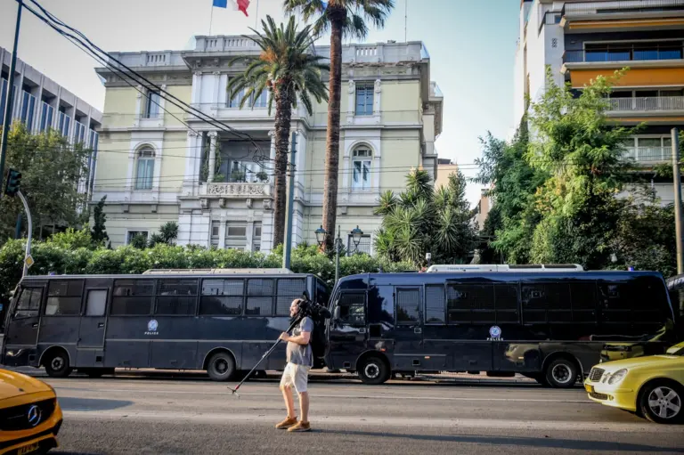 Συναγερμός στη γαλλική πρεσβεία στην Αθήνα μετά από τηλεφώνημα για βόμβα