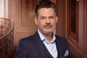 Ο Γιάννος Περλέγκας «ξαναχτυπά» τη νέα σεζόν με νέο ρόλο που θα συζητηθεί