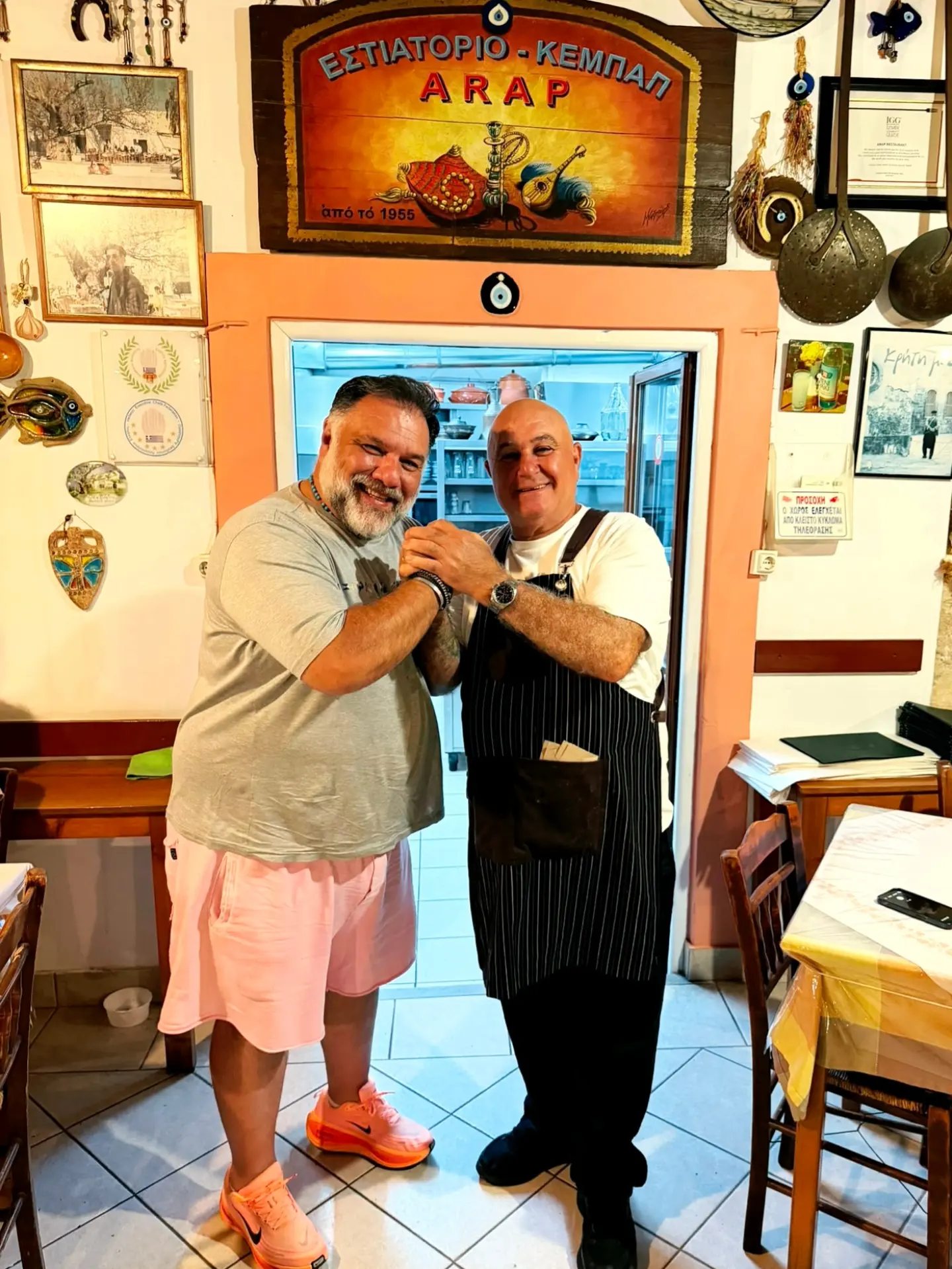 Ο Αρναούτογλου κάνει διακοπες στην Κω