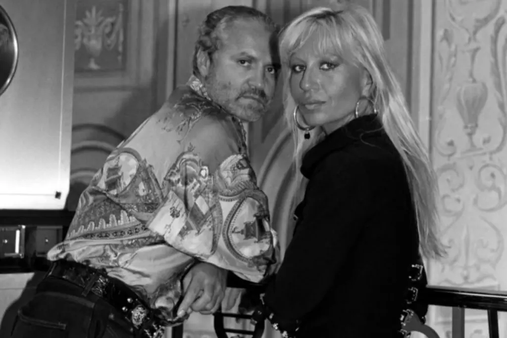 i donatela ne ton aderfo tis