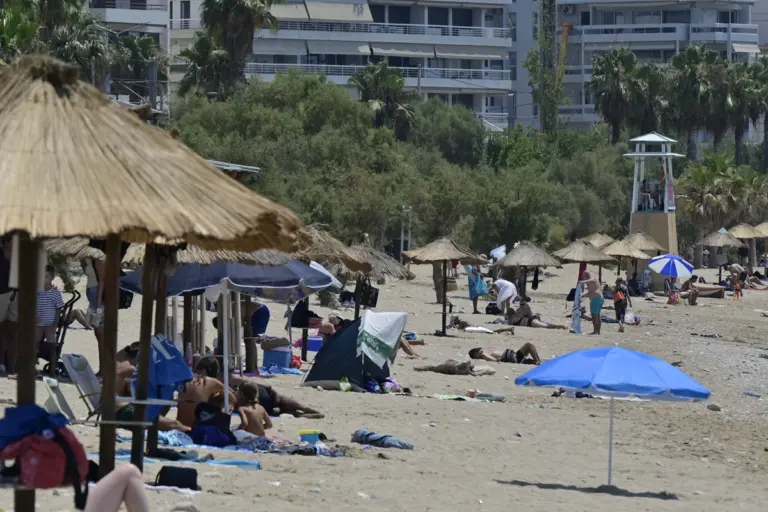 Στα ύψη ο υδράργυρος: Ξεπέρασε τους 40°C - Έρχονται θυελλώδεις βοριάδες έως 8 μποφόρ