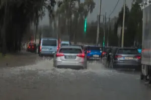 Κακοκαιρία: Άνοιξαν οι ουρανοί στην Αττική