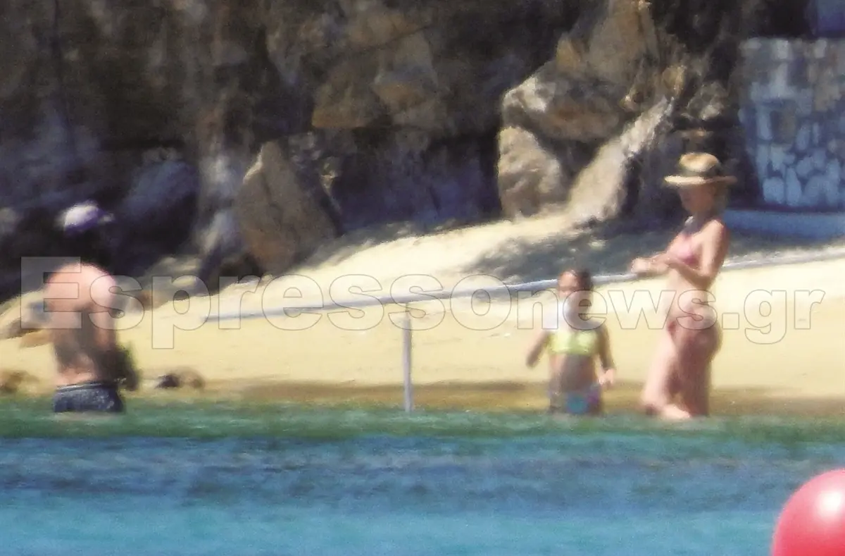 Η Κέιτ Χάντσον στην Σκιάθο