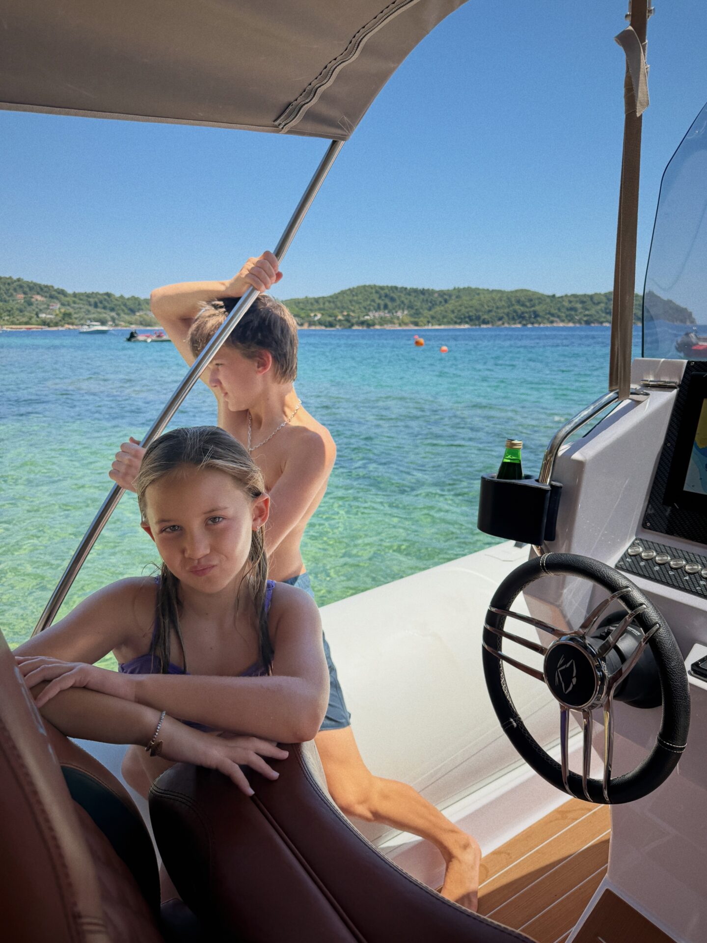 Η Κέιτ Χάντσον στη Σκιάθο