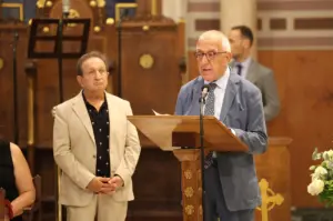 Επικήδειος Κακλαμάνη στην κηδεία της Μάρως Κοντού: «Πρέπει να σου πω οριστικά καληνύχτα»